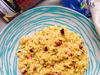 Risotto Zafferano, Gamberetti e Petali Rossi