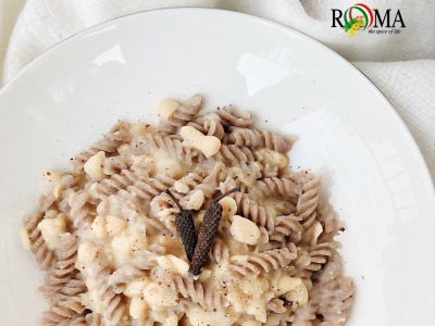 Fusilli di Grano Saraceno, Cannellini e Pepe Lungo